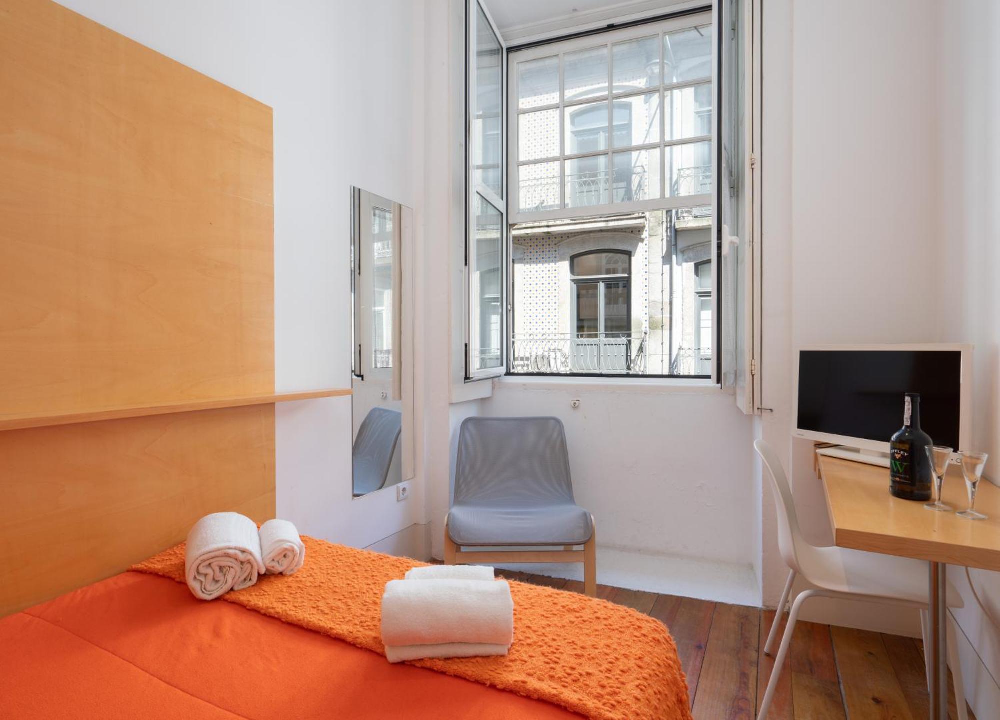 Albergue Lounge & By Host Wise