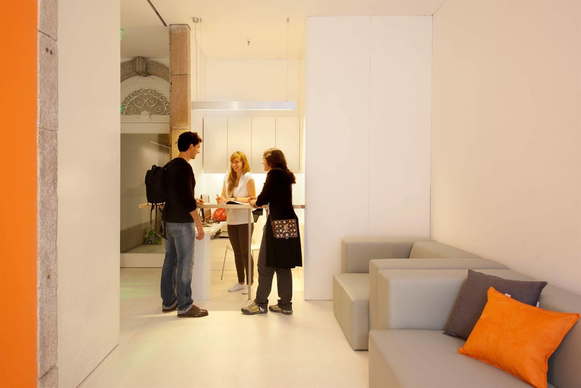 Lounge & By Host Wise Porto