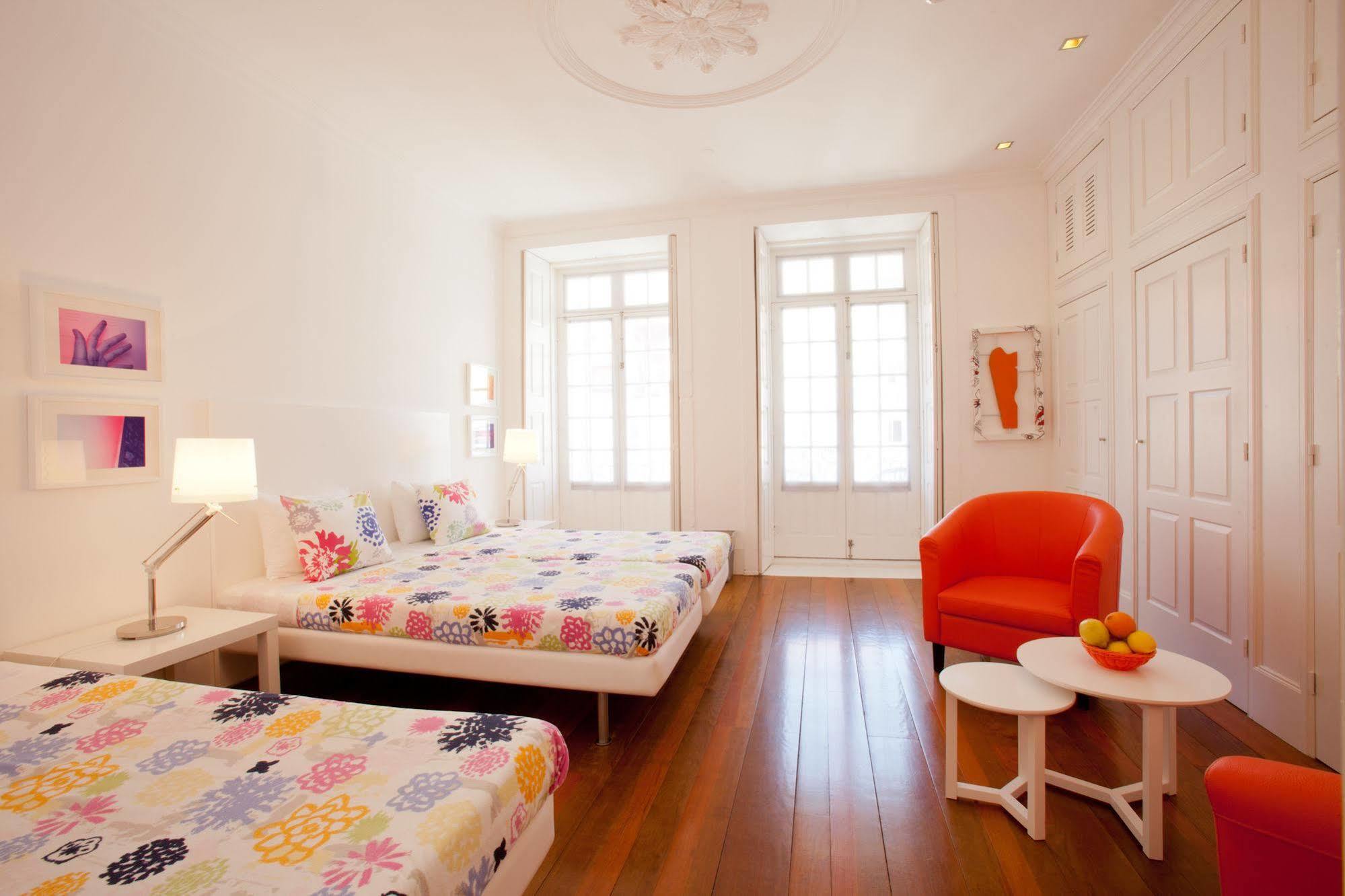 Albergue Lounge & By Host Wise