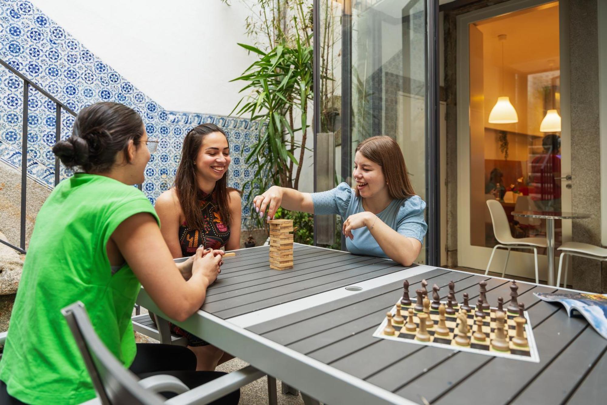 Hostel Lounge & By Host Wise Porto