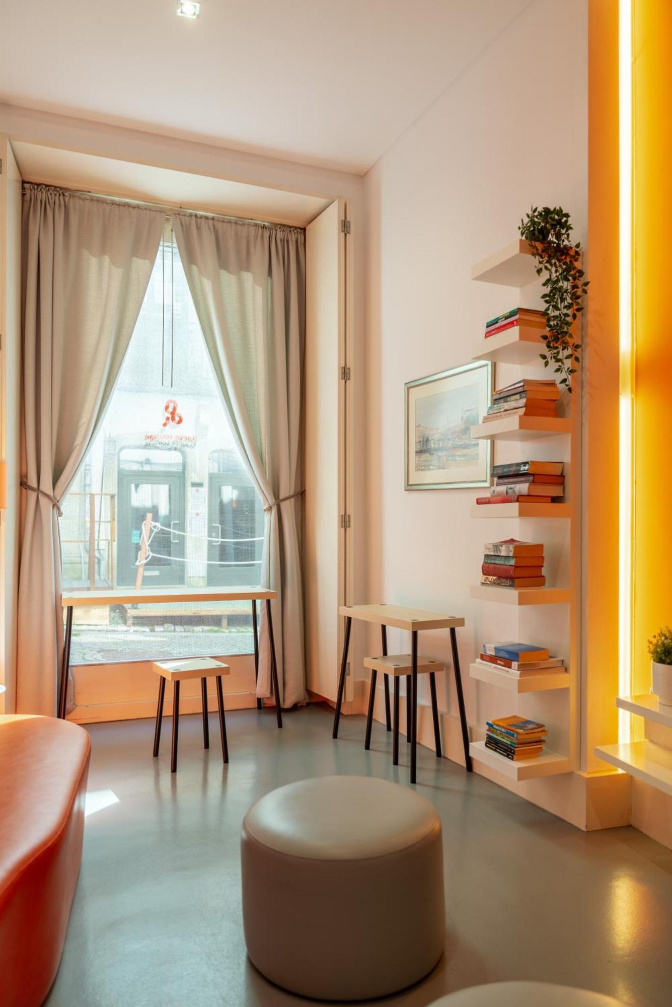 Lounge & By Host Wise * Porto